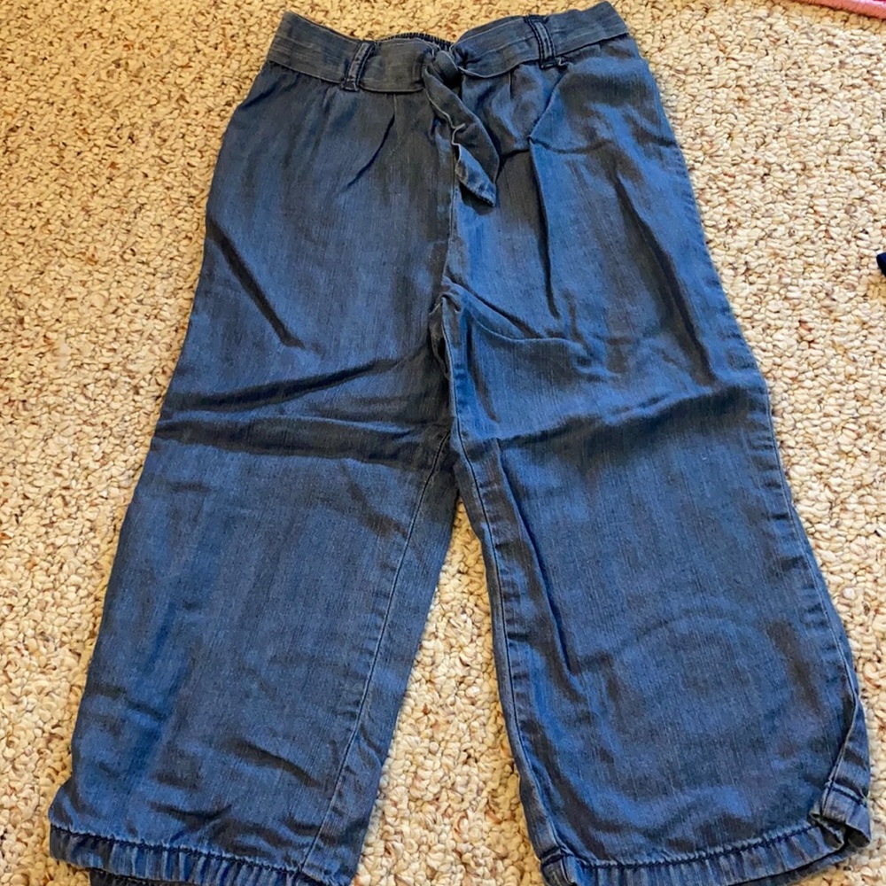 Airy Capris